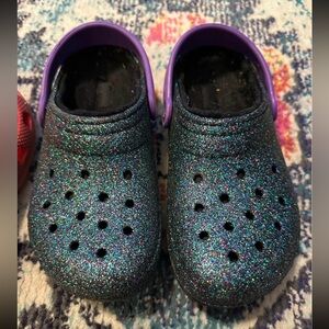 CROCS Black Glittery Sparkled Lined Girls size j3